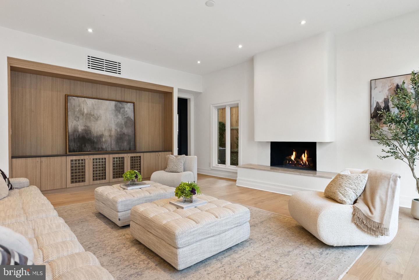 4433 CATHEDRAL AVE NW, WASHINGTON, District Of Columbia 20016, 7 Bedrooms Bedrooms, ,6 BathroomsBathrooms,Residential,For sale,4433 CATHEDRAL AVE NW,DCDC2240746 MLS # DCDC2240746