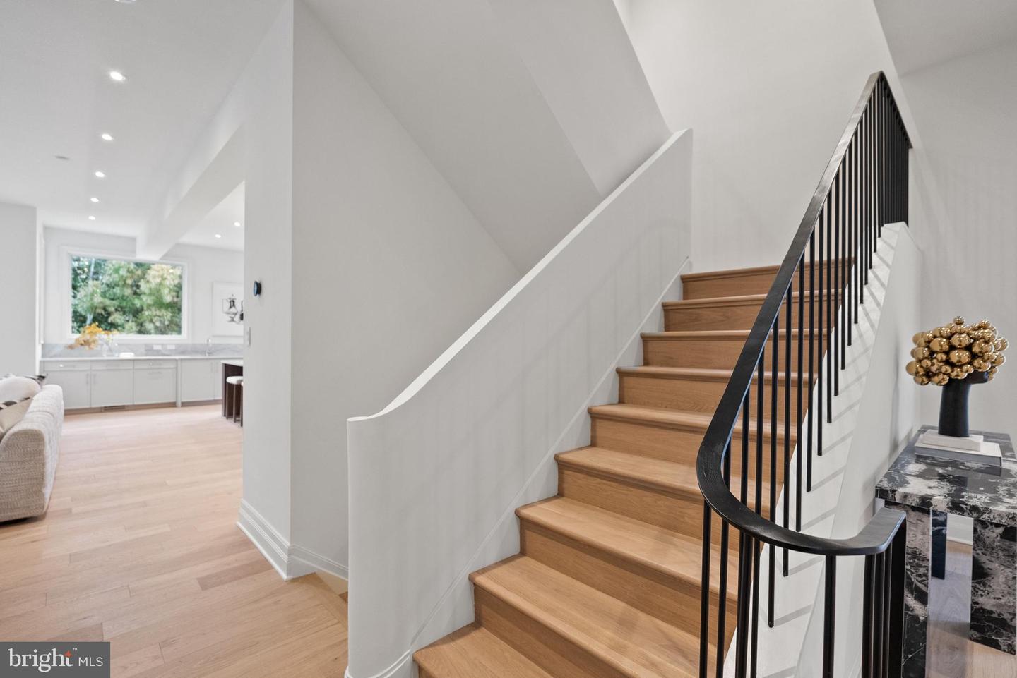 4433 CATHEDRAL AVE NW, WASHINGTON, District Of Columbia 20016, 7 Bedrooms Bedrooms, ,6 BathroomsBathrooms,Residential,For sale,4433 CATHEDRAL AVE NW,DCDC2240746 MLS # DCDC2240746