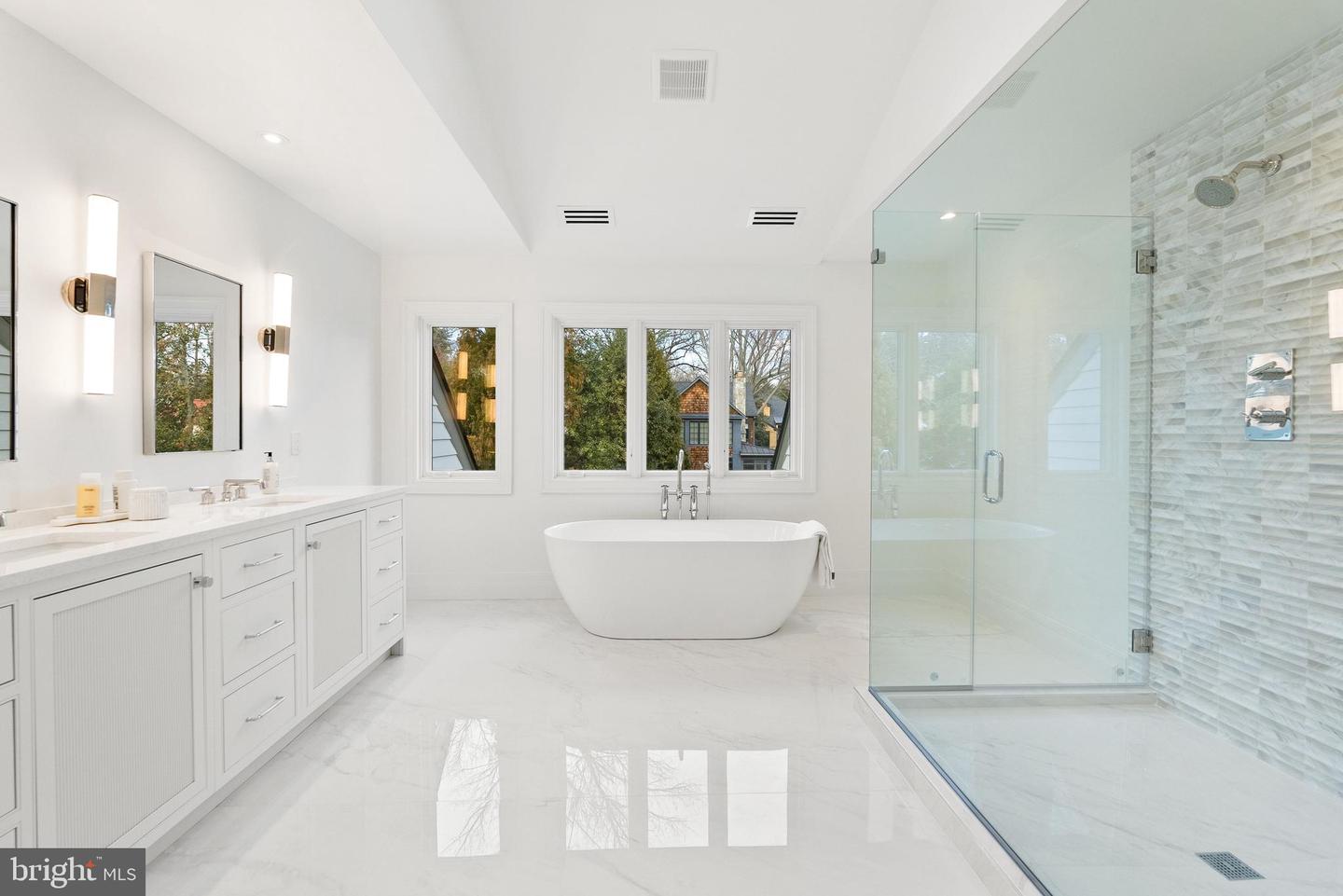 4433 CATHEDRAL AVE NW, WASHINGTON, District Of Columbia 20016, 7 Bedrooms Bedrooms, ,6 BathroomsBathrooms,Residential,For sale,4433 CATHEDRAL AVE NW,DCDC2240746 MLS # DCDC2240746