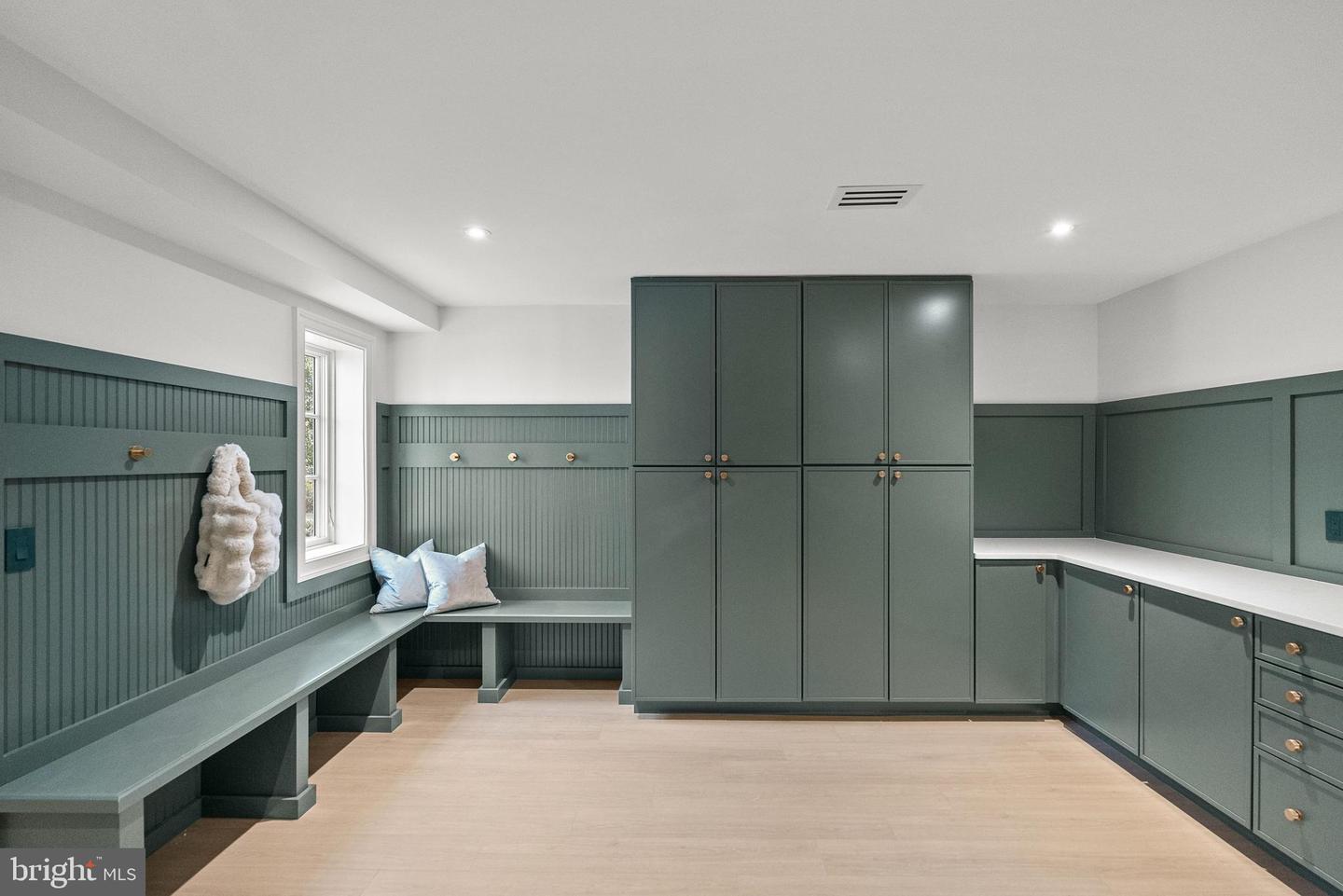 4433 CATHEDRAL AVE NW, WASHINGTON, District Of Columbia 20016, 7 Bedrooms Bedrooms, ,6 BathroomsBathrooms,Residential,For sale,4433 CATHEDRAL AVE NW,DCDC2240746 MLS # DCDC2240746