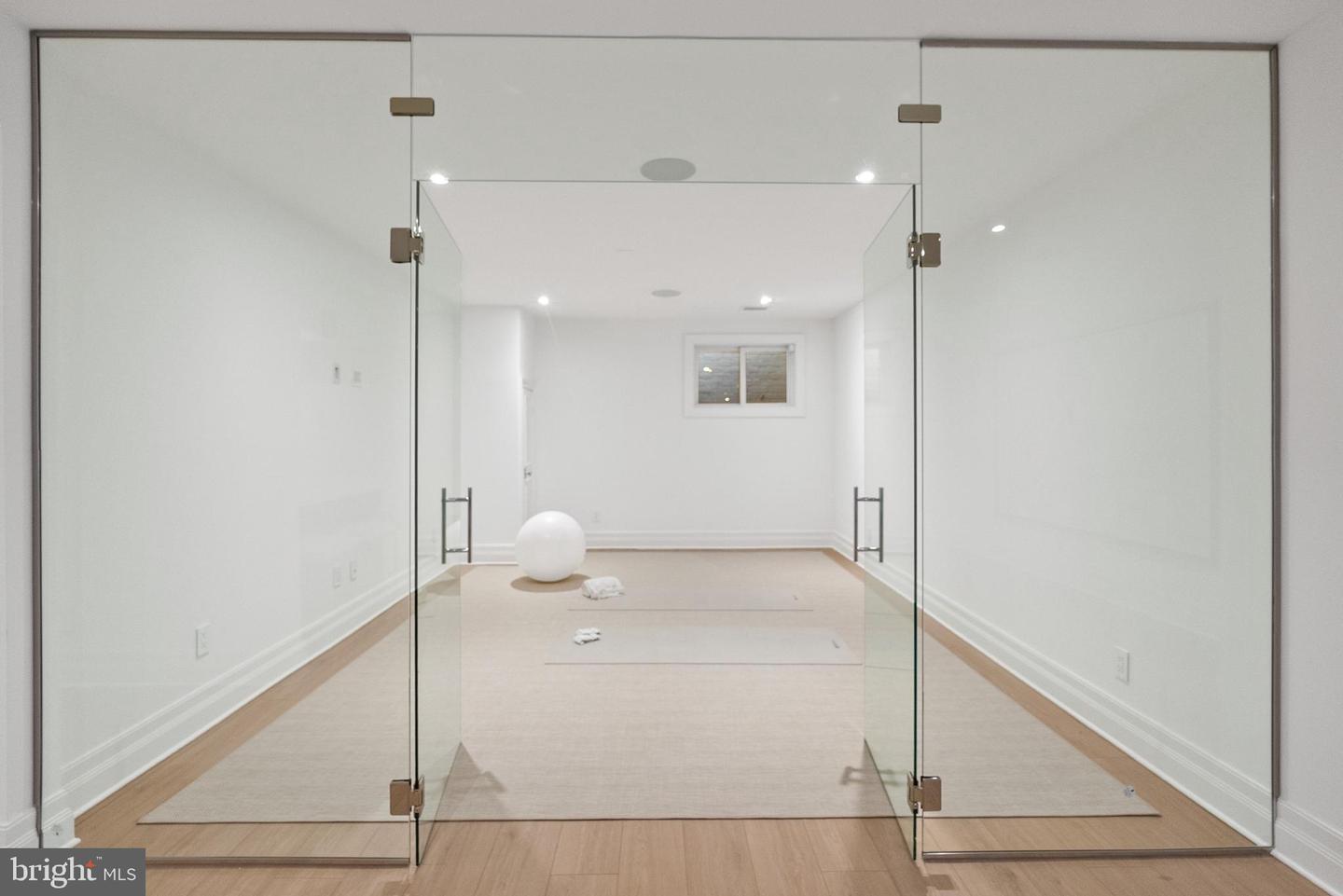 4433 CATHEDRAL AVE NW, WASHINGTON, District Of Columbia 20016, 7 Bedrooms Bedrooms, ,6 BathroomsBathrooms,Residential,For sale,4433 CATHEDRAL AVE NW,DCDC2240746 MLS # DCDC2240746