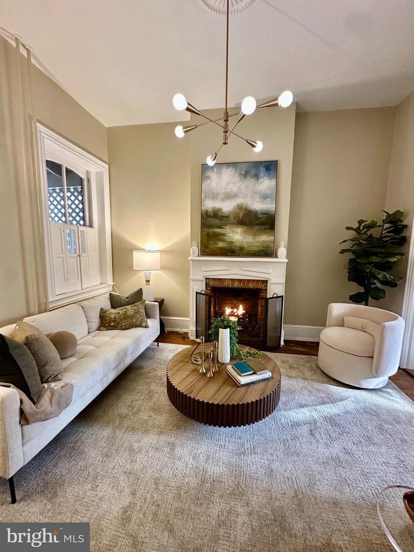 719 GIBBON ST, ALEXANDRIA, Virginia 22314, 3 Bedrooms Bedrooms, ,3 BathroomsBathrooms,Residential,For sale,719 GIBBON ST,VAAX2053026 MLS # VAAX2053026