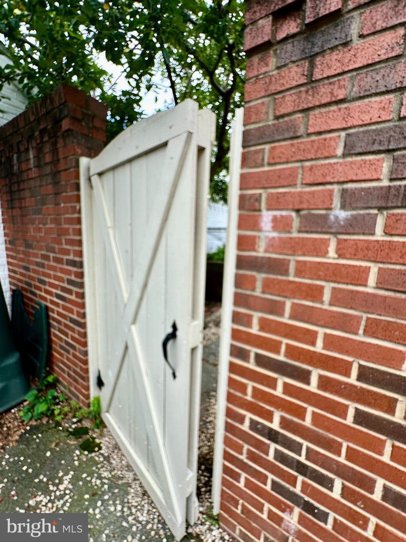 719 GIBBON ST, ALEXANDRIA, Virginia 22314, 3 Bedrooms Bedrooms, ,3 BathroomsBathrooms,Residential,For sale,719 GIBBON ST,VAAX2053026 MLS # VAAX2053026