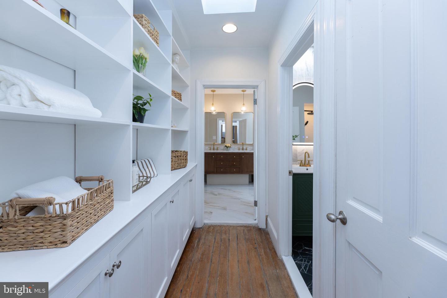 719 GIBBON ST, ALEXANDRIA, Virginia 22314, 3 Bedrooms Bedrooms, ,3 BathroomsBathrooms,Residential,For sale,719 GIBBON ST,VAAX2053026 MLS # VAAX2053026