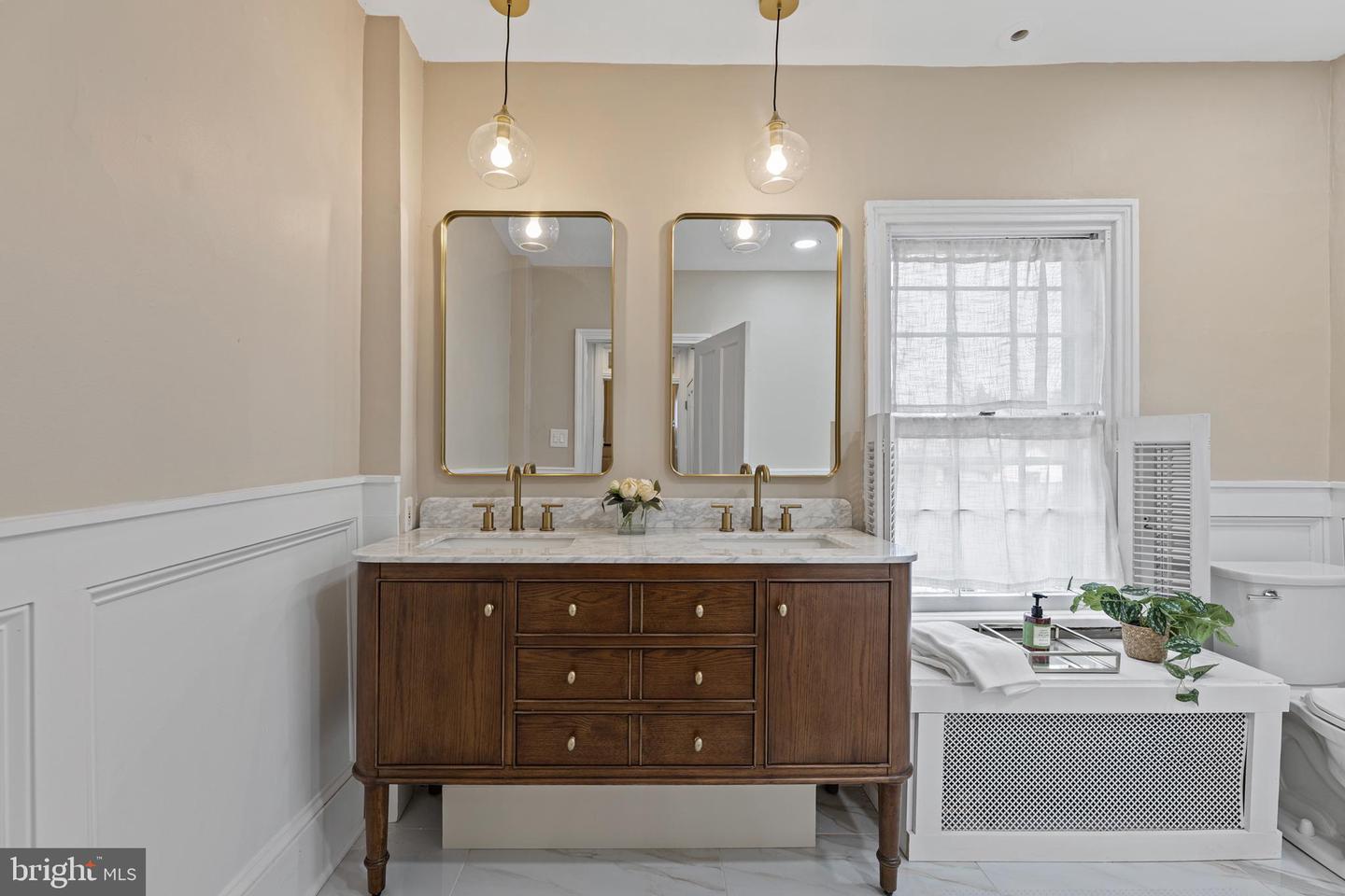 719 GIBBON ST, ALEXANDRIA, Virginia 22314, 3 Bedrooms Bedrooms, ,3 BathroomsBathrooms,Residential,For sale,719 GIBBON ST,VAAX2053026 MLS # VAAX2053026