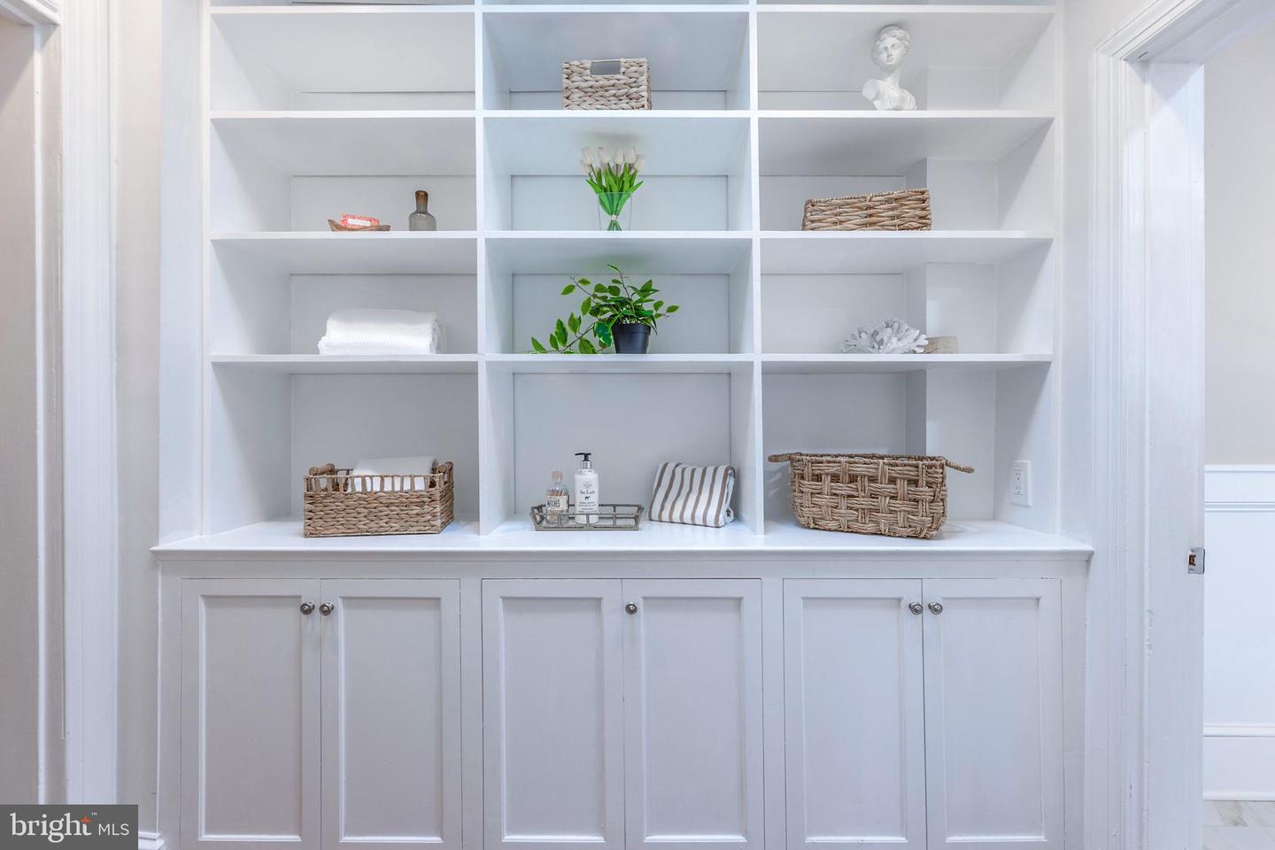 719 GIBBON ST, ALEXANDRIA, Virginia 22314, 3 Bedrooms Bedrooms, ,3 BathroomsBathrooms,Residential,For sale,719 GIBBON ST,VAAX2053026 MLS # VAAX2053026