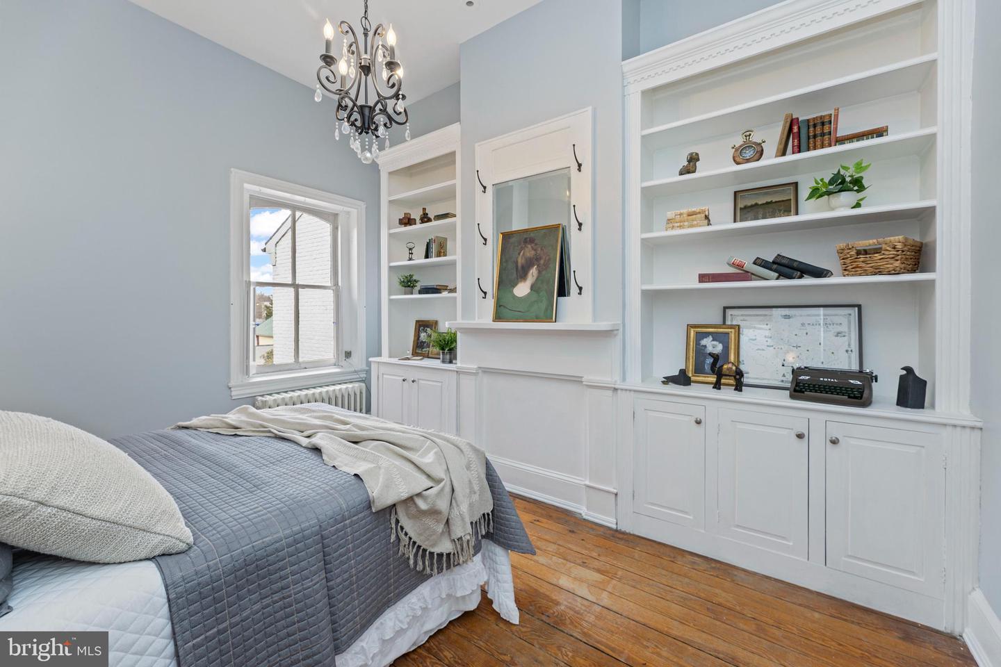 719 GIBBON ST, ALEXANDRIA, Virginia 22314, 3 Bedrooms Bedrooms, ,3 BathroomsBathrooms,Residential,For sale,719 GIBBON ST,VAAX2053026 MLS # VAAX2053026