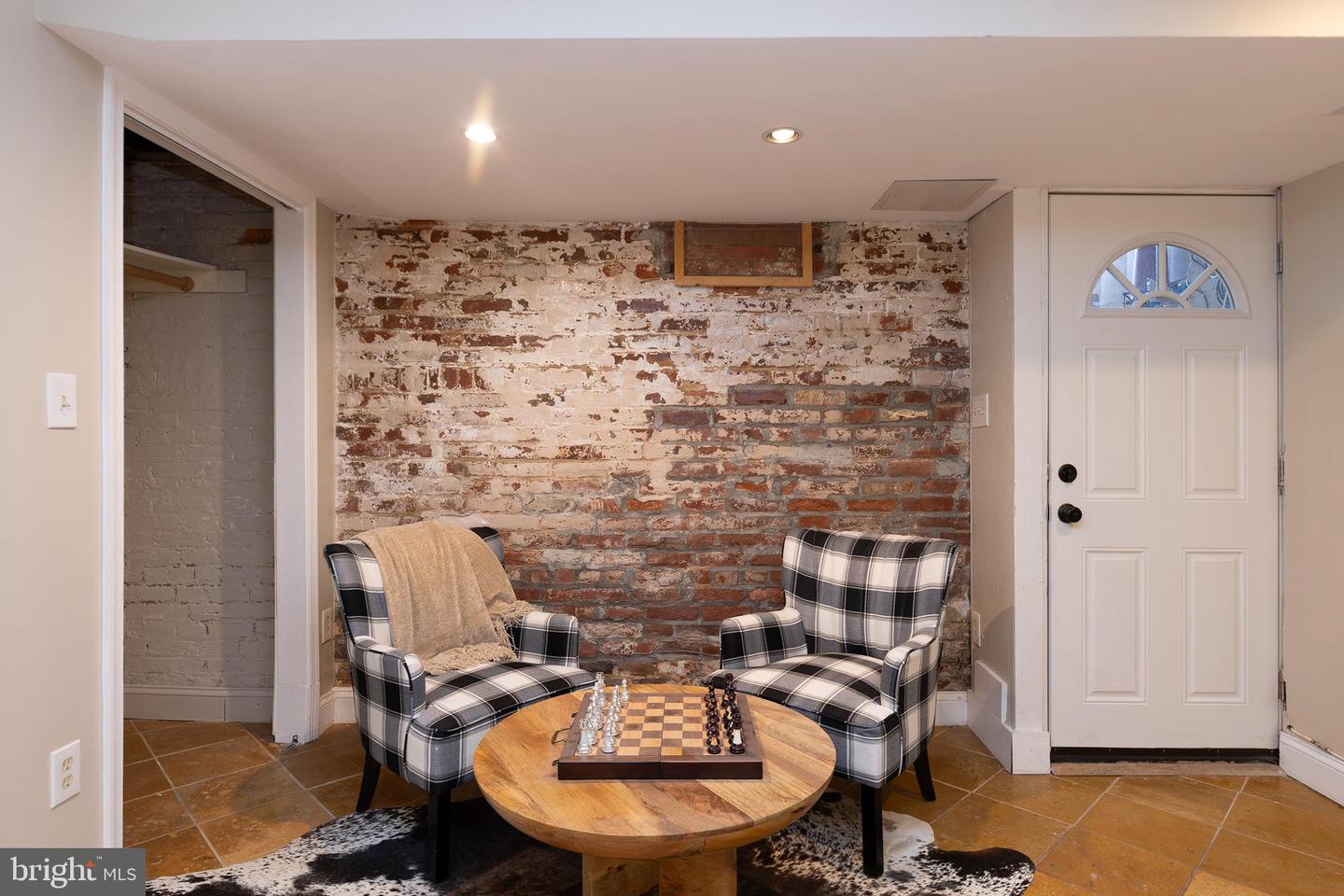 719 GIBBON ST, ALEXANDRIA, Virginia 22314, 3 Bedrooms Bedrooms, ,3 BathroomsBathrooms,Residential,For sale,719 GIBBON ST,VAAX2053026 MLS # VAAX2053026