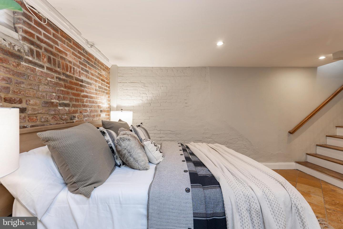 719 GIBBON ST, ALEXANDRIA, Virginia 22314, 3 Bedrooms Bedrooms, ,3 BathroomsBathrooms,Residential,For sale,719 GIBBON ST,VAAX2053026 MLS # VAAX2053026