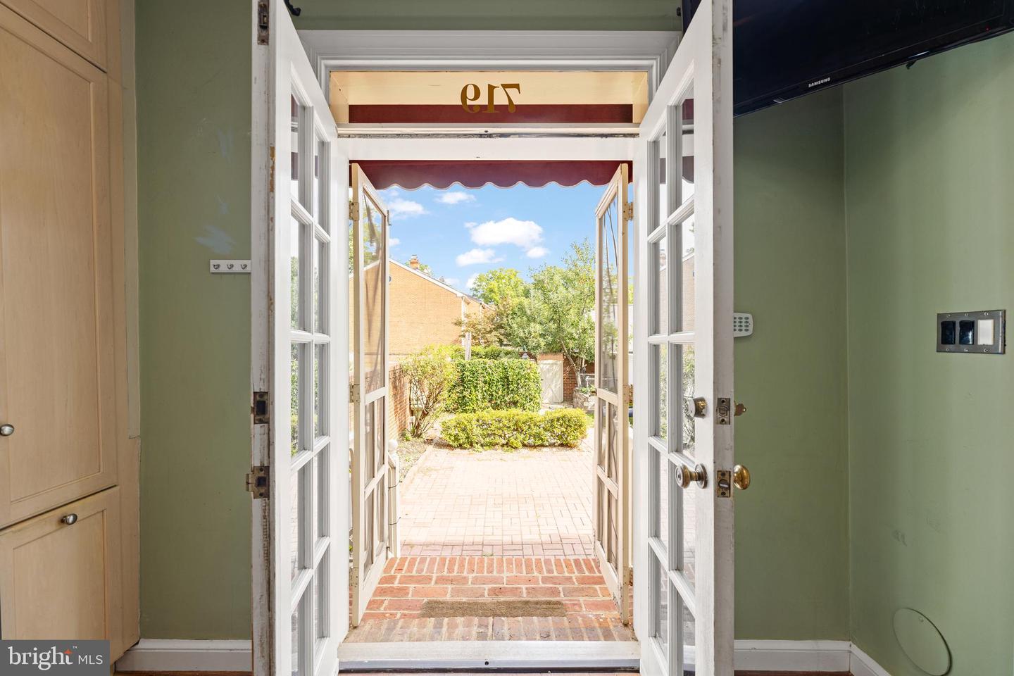 719 GIBBON ST, ALEXANDRIA, Virginia 22314, 3 Bedrooms Bedrooms, ,3 BathroomsBathrooms,Residential,For sale,719 GIBBON ST,VAAX2053026 MLS # VAAX2053026