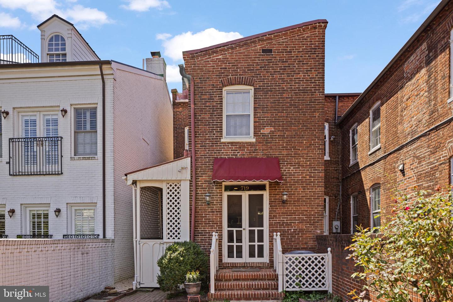 719 GIBBON ST, ALEXANDRIA, Virginia 22314, 3 Bedrooms Bedrooms, ,3 BathroomsBathrooms,Residential,For sale,719 GIBBON ST,VAAX2053026 MLS # VAAX2053026