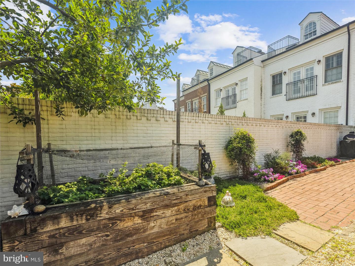 719 GIBBON ST, ALEXANDRIA, Virginia 22314, 3 Bedrooms Bedrooms, ,3 BathroomsBathrooms,Residential,For sale,719 GIBBON ST,VAAX2053026 MLS # VAAX2053026