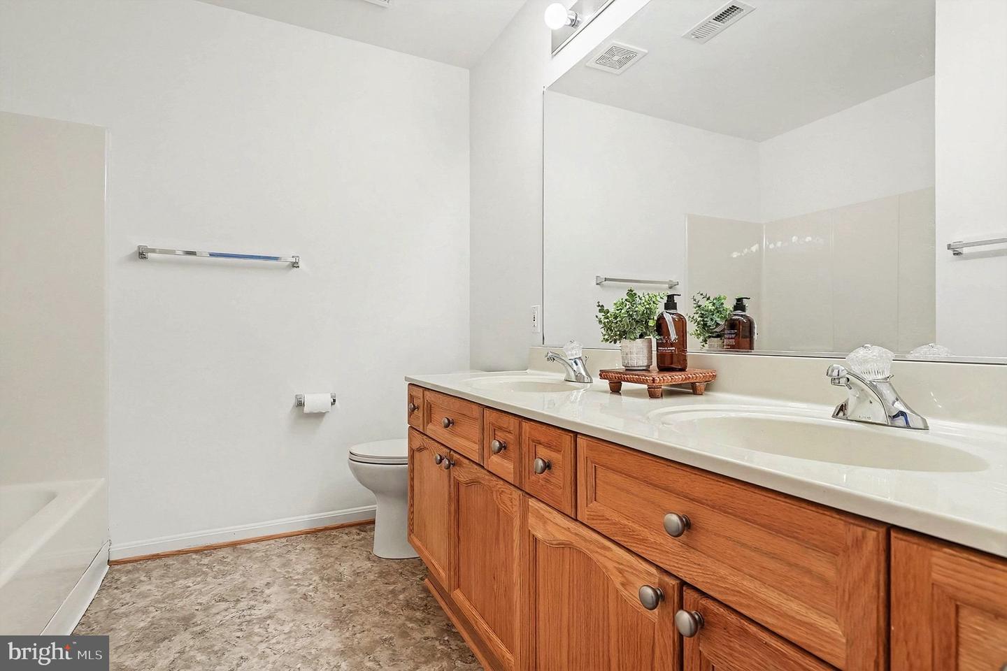 12 BEDFORD CT, FREDERICKSBURG, Virginia 22406, 4 Bedrooms Bedrooms, ,3 BathroomsBathrooms,Residential,For sale,12 BEDFORD CT,VAST2045154 MLS # VAST2045154 12 BEDFORD CT, FREDERICKSBURG, Virginia 22406, 4 Bedrooms Bedrooms, ,3 BathroomsBathrooms,Residential,For sale,12 BEDFORD CT,VAST2045154 MLS # VAST2045154