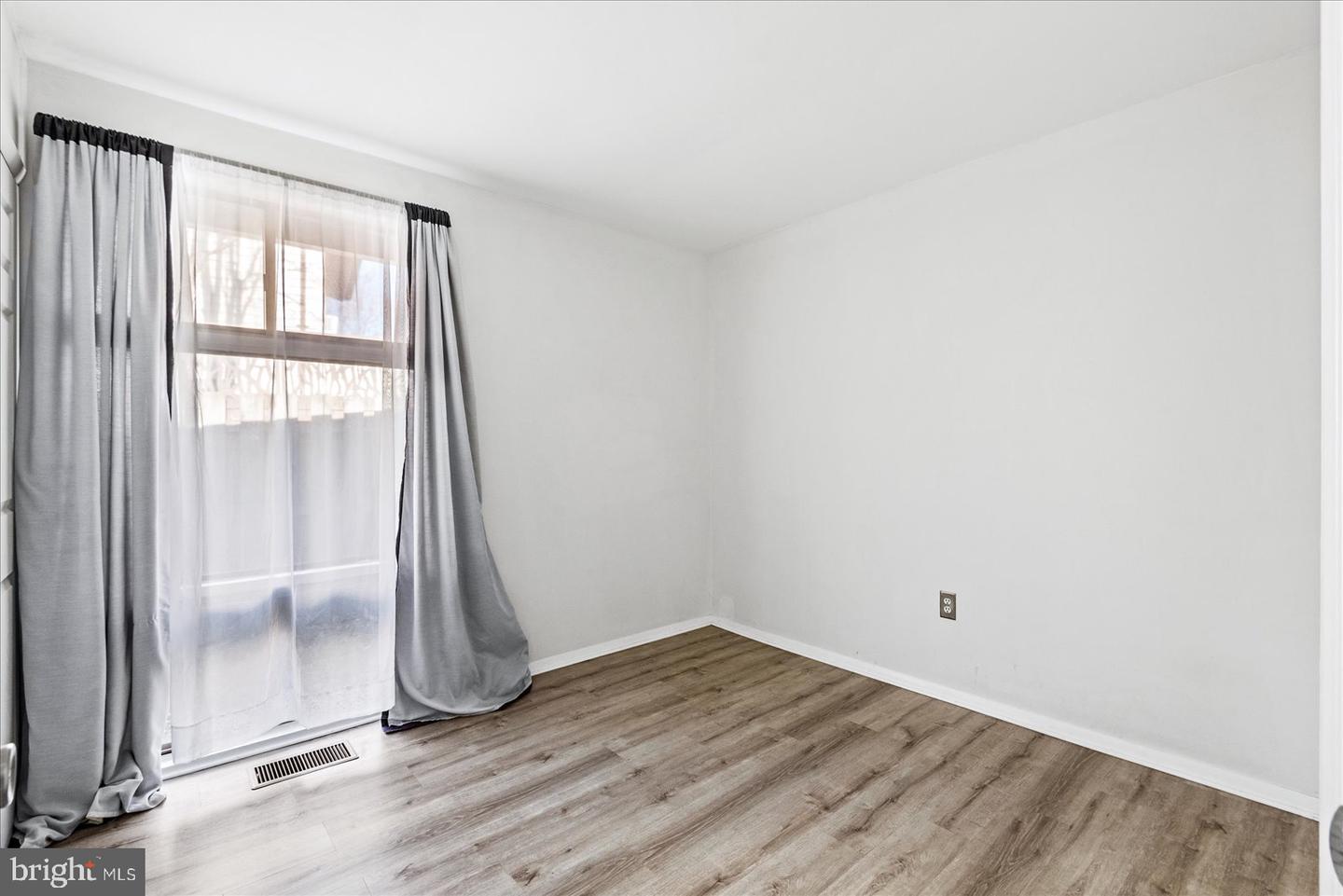 12711 TORRINGTON ST, WOODBRIDGE, Virginia 22192, 3 Bedrooms Bedrooms, ,2 BathroomsBathrooms,Residential,For sale,12711 TORRINGTON ST,VAPW2110364 MLS # VAPW2110364