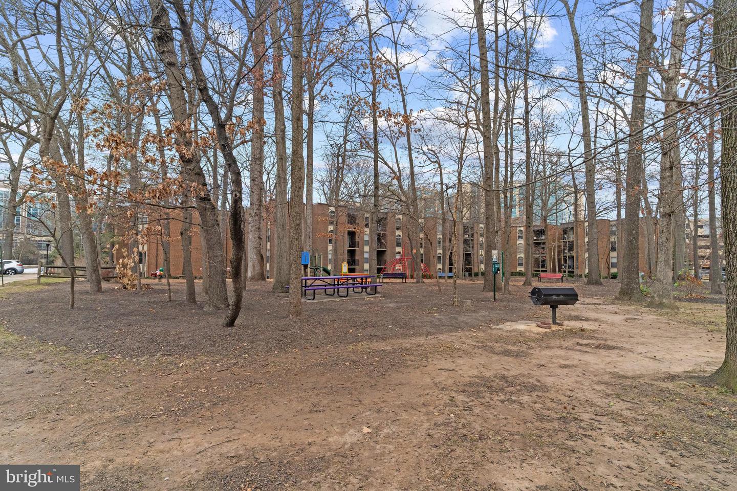 3362 WOODBURN RD #13, ANNANDALE, Virginia 22003, 3 Bedrooms Bedrooms, ,2 BathroomsBathrooms,Residential,For sale,3362 WOODBURN RD #13,VAFX2285204 MLS # VAFX2285204