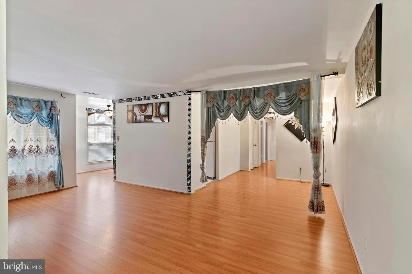 3362 WOODBURN RD #13, ANNANDALE, Virginia 22003, 3 Bedrooms Bedrooms, ,2 BathroomsBathrooms,Residential,For sale,3362 WOODBURN RD #13,VAFX2285204 MLS # VAFX2285204