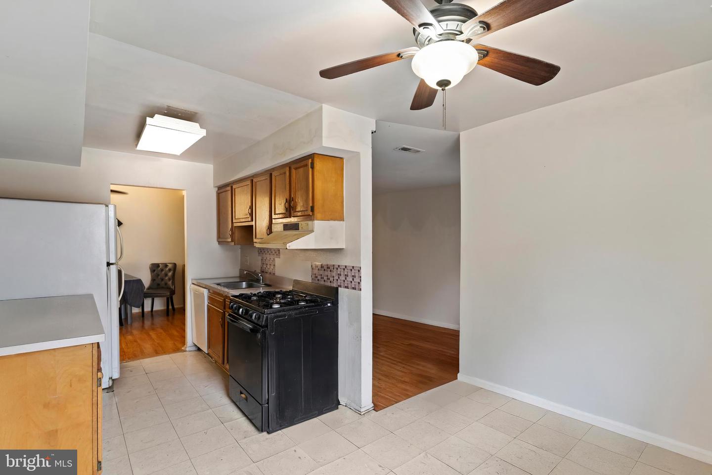 3362 WOODBURN RD #13, ANNANDALE, Virginia 22003, 3 Bedrooms Bedrooms, ,2 BathroomsBathrooms,Residential,For sale,3362 WOODBURN RD #13,VAFX2285204 MLS # VAFX2285204