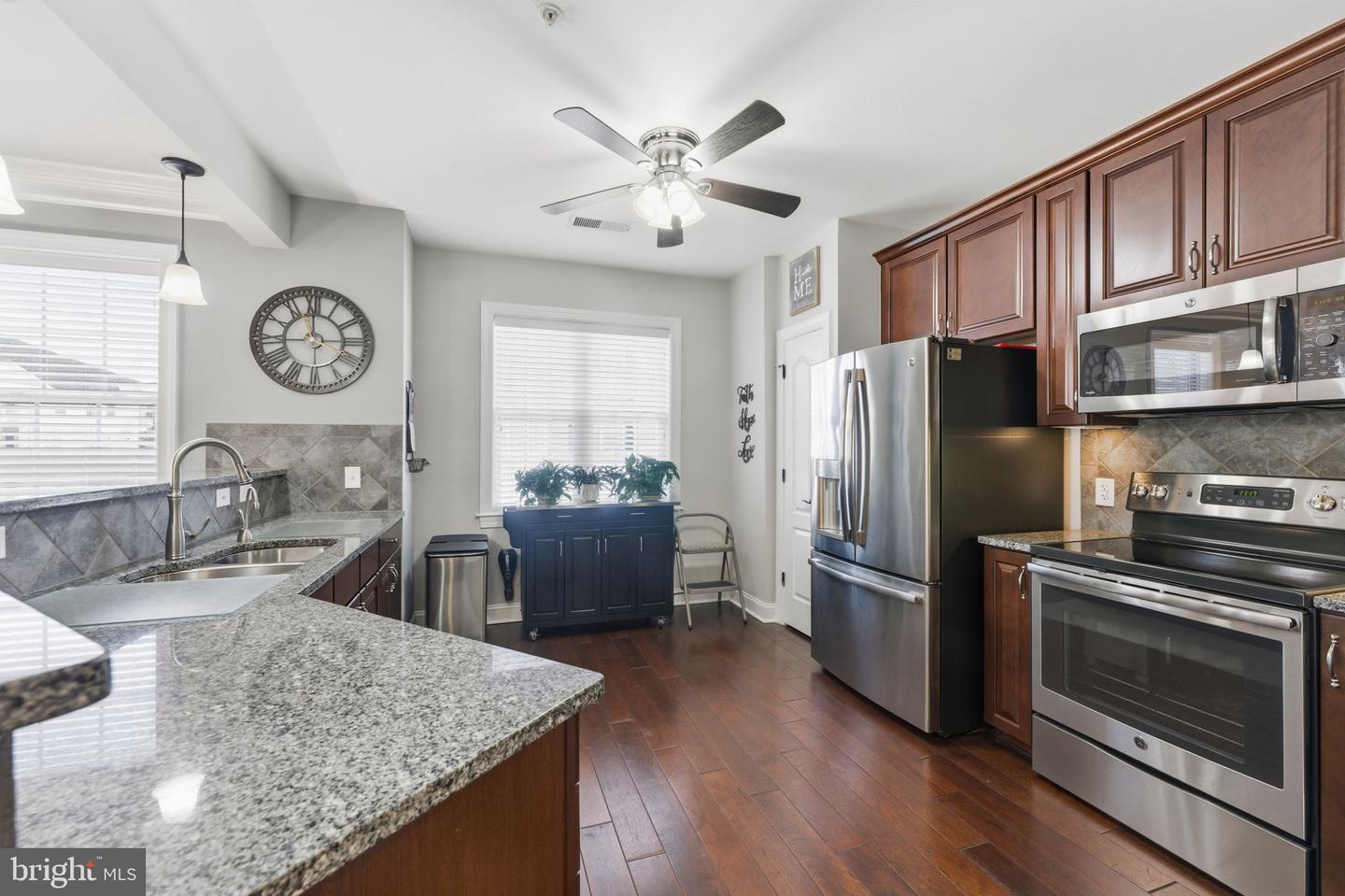 15110 HEATHER MILL LN #305, HAYMARKET, Virginia 20169, 2 Bedrooms Bedrooms, 7 Rooms Rooms,2 BathroomsBathrooms,Residential,For sale,15110 HEATHER MILL LN #305,VAPW2110370 MLS # VAPW2110370