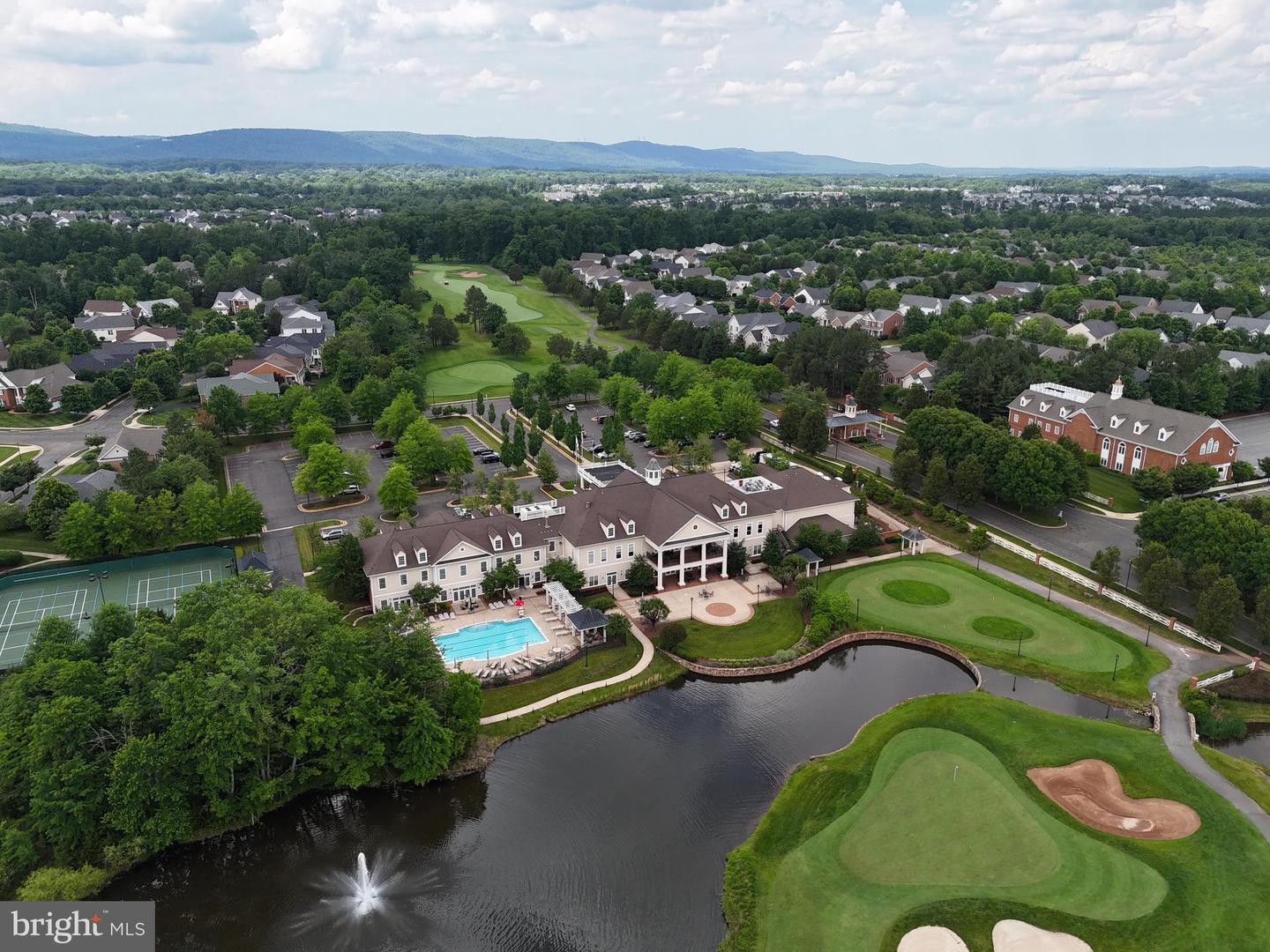 15110 HEATHER MILL LN #305, HAYMARKET, Virginia 20169, 2 Bedrooms Bedrooms, 7 Rooms Rooms,2 BathroomsBathrooms,Residential,For sale,15110 HEATHER MILL LN #305,VAPW2110370 MLS # VAPW2110370