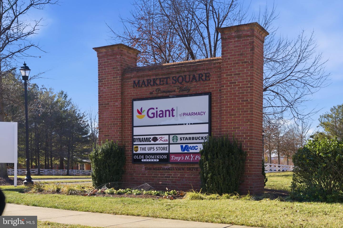 15110 HEATHER MILL LN #305, HAYMARKET, Virginia 20169, 2 Bedrooms Bedrooms, 7 Rooms Rooms,2 BathroomsBathrooms,Residential,For sale,15110 HEATHER MILL LN #305,VAPW2110370 MLS # VAPW2110370