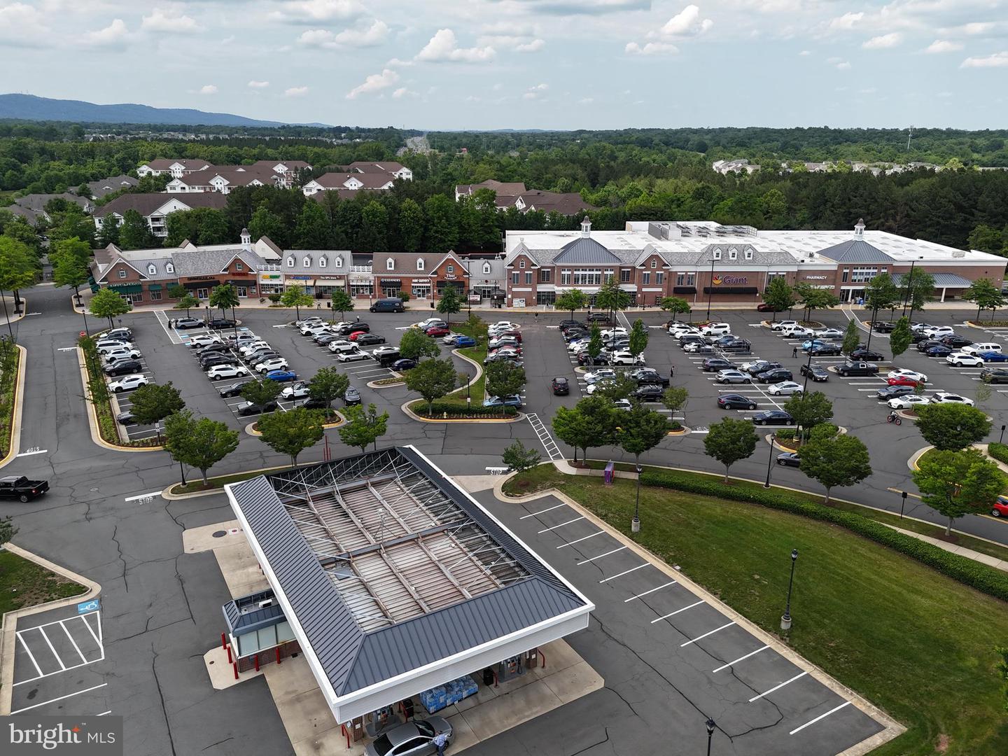 15110 HEATHER MILL LN #305, HAYMARKET, Virginia 20169, 2 Bedrooms Bedrooms, 7 Rooms Rooms,2 BathroomsBathrooms,Residential,For sale,15110 HEATHER MILL LN #305,VAPW2110370 MLS # VAPW2110370