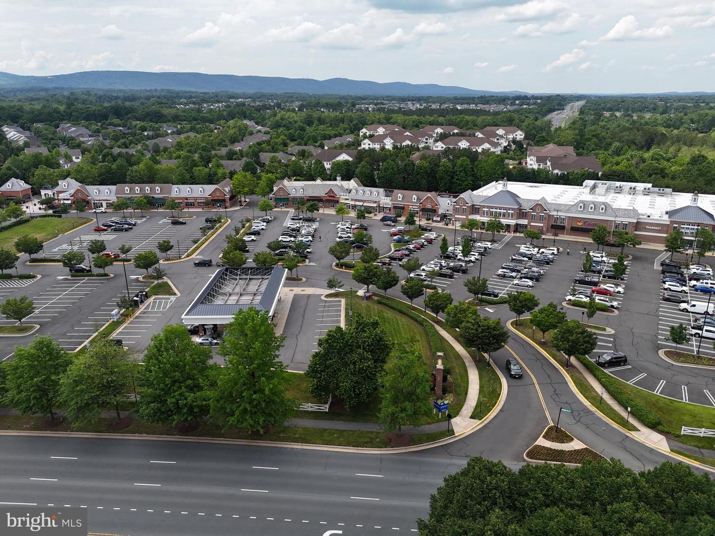 15110 HEATHER MILL LN #305, HAYMARKET, Virginia 20169, 2 Bedrooms Bedrooms, 7 Rooms Rooms,2 BathroomsBathrooms,Residential,For sale,15110 HEATHER MILL LN #305,VAPW2110370 MLS # VAPW2110370