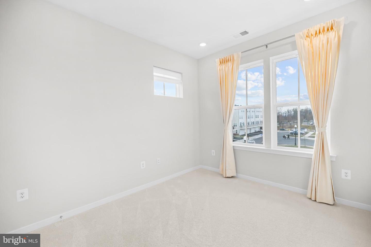 23158 HORSESHOE TRAIL SQUARE, ASHBURN, Virginia 20148, 5 Bedrooms Bedrooms, ,4 BathroomsBathrooms,Residential,For sale,23158 HORSESHOE TRAIL SQUARE,VALO2113754 MLS # VALO2113754