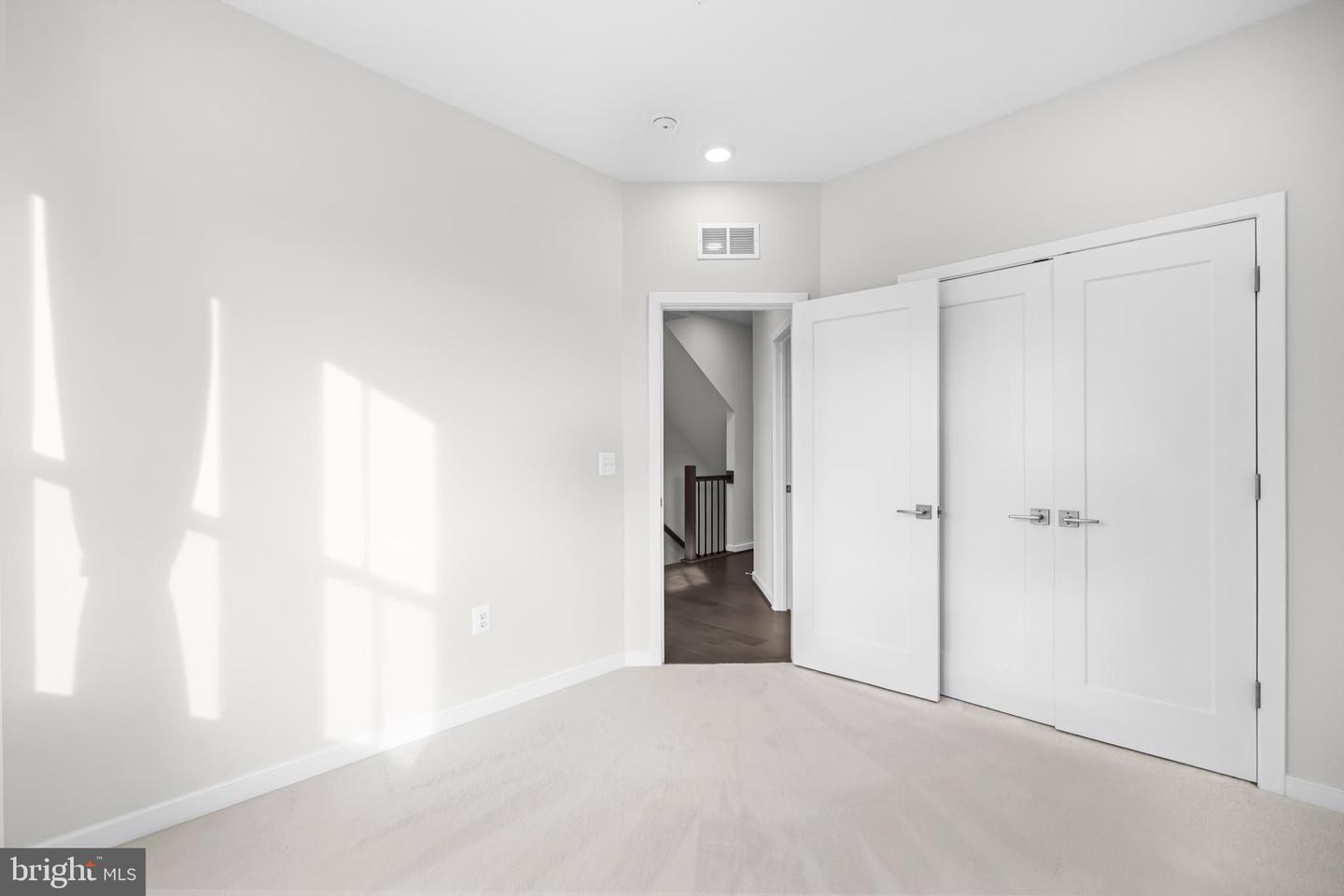 23158 HORSESHOE TRAIL SQUARE, ASHBURN, Virginia 20148, 5 Bedrooms Bedrooms, ,4 BathroomsBathrooms,Residential,For sale,23158 HORSESHOE TRAIL SQUARE,VALO2113754 MLS # VALO2113754