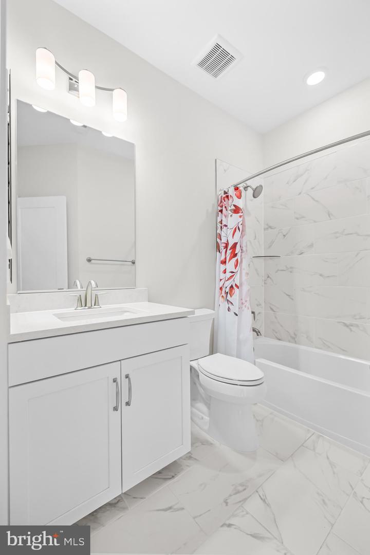 23158 HORSESHOE TRAIL SQUARE, ASHBURN, Virginia 20148, 5 Bedrooms Bedrooms, ,4 BathroomsBathrooms,Residential,For sale,23158 HORSESHOE TRAIL SQUARE,VALO2113754 MLS # VALO2113754