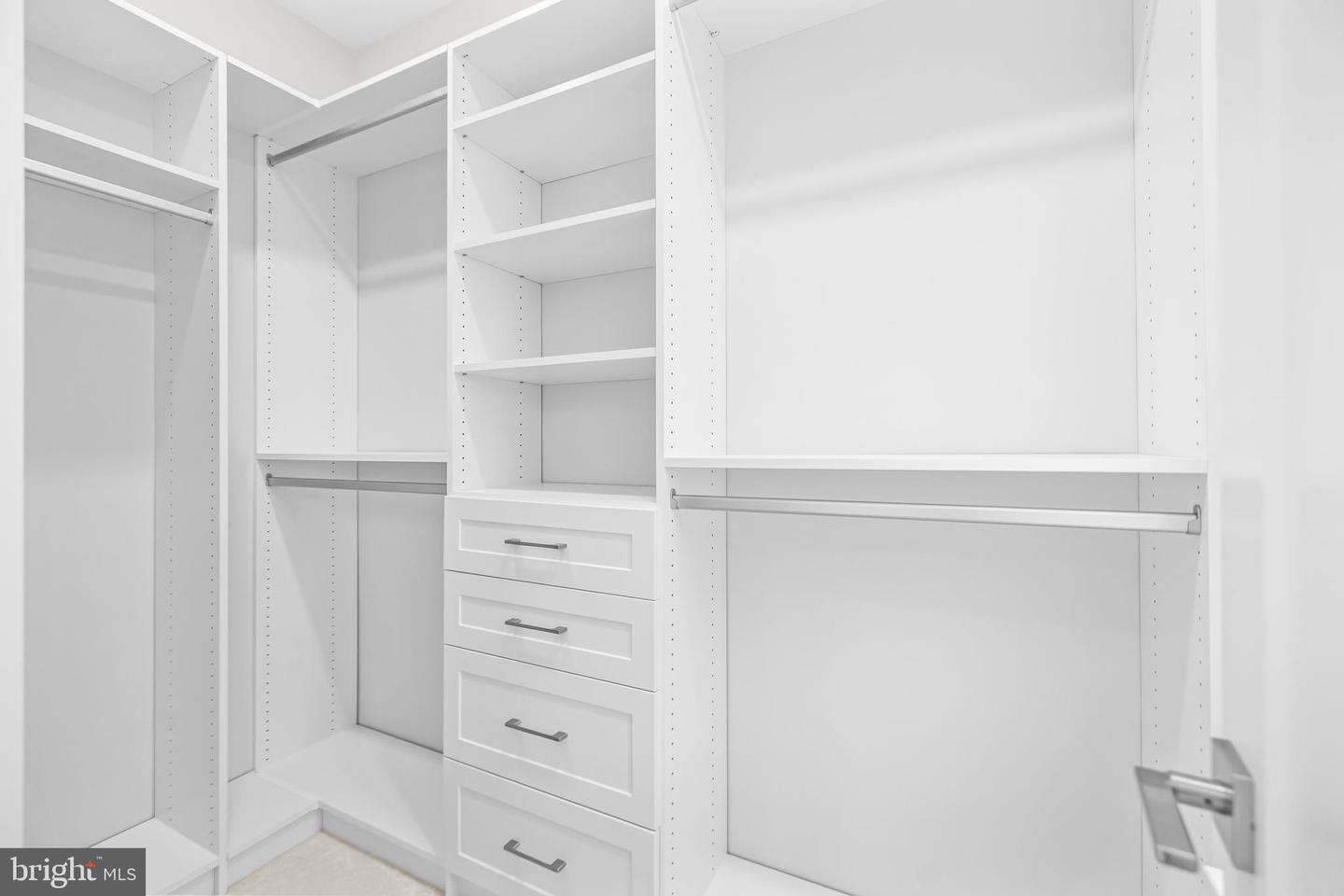 23158 HORSESHOE TRAIL SQUARE, ASHBURN, Virginia 20148, 5 Bedrooms Bedrooms, ,4 BathroomsBathrooms,Residential,For sale,23158 HORSESHOE TRAIL SQUARE,VALO2113754 MLS # VALO2113754