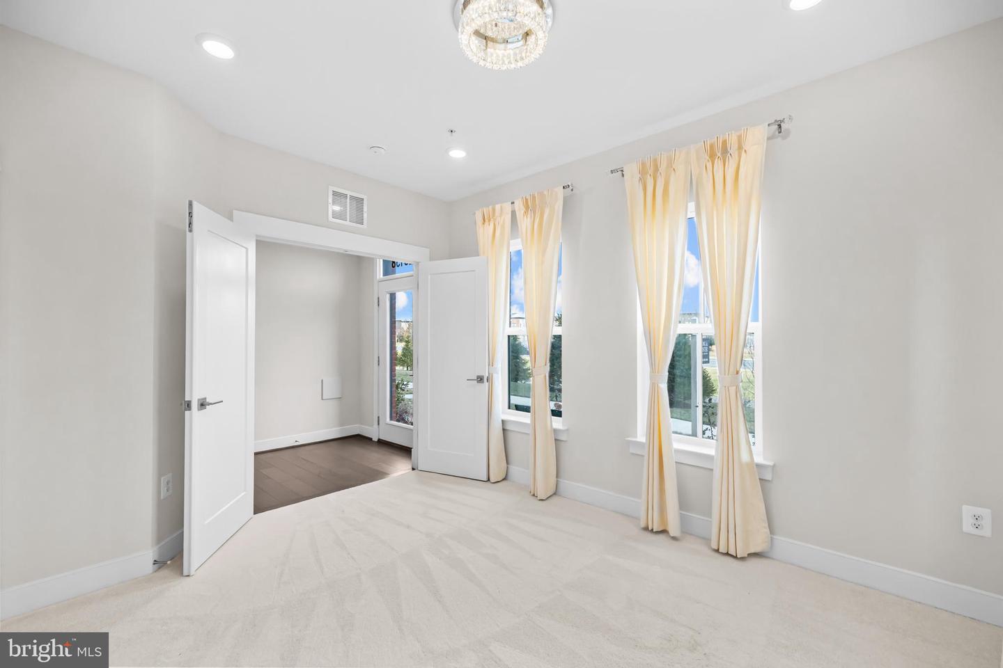 23158 HORSESHOE TRAIL SQUARE, ASHBURN, Virginia 20148, 5 Bedrooms Bedrooms, ,4 BathroomsBathrooms,Residential,For sale,23158 HORSESHOE TRAIL SQUARE,VALO2113754 MLS # VALO2113754