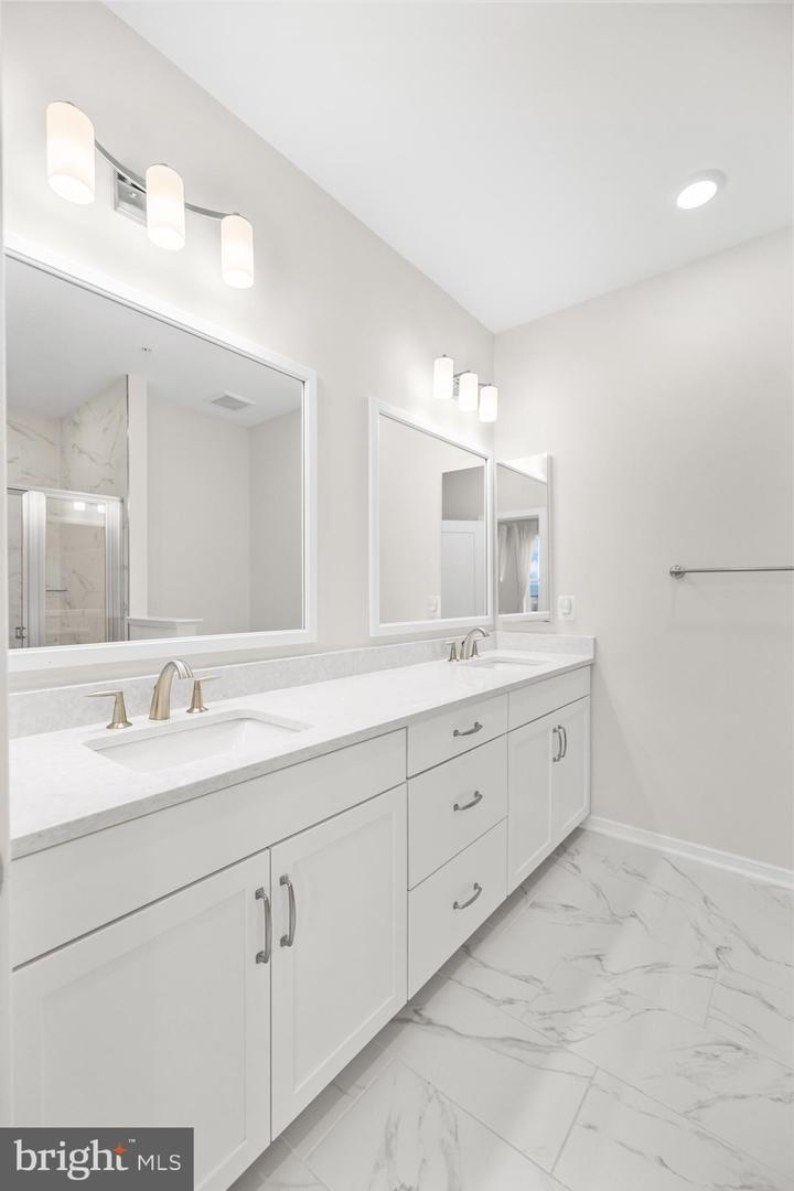 23158 HORSESHOE TRAIL SQUARE, ASHBURN, Virginia 20148, 5 Bedrooms Bedrooms, ,4 BathroomsBathrooms,Residential,For sale,23158 HORSESHOE TRAIL SQUARE,VALO2113754 MLS # VALO2113754