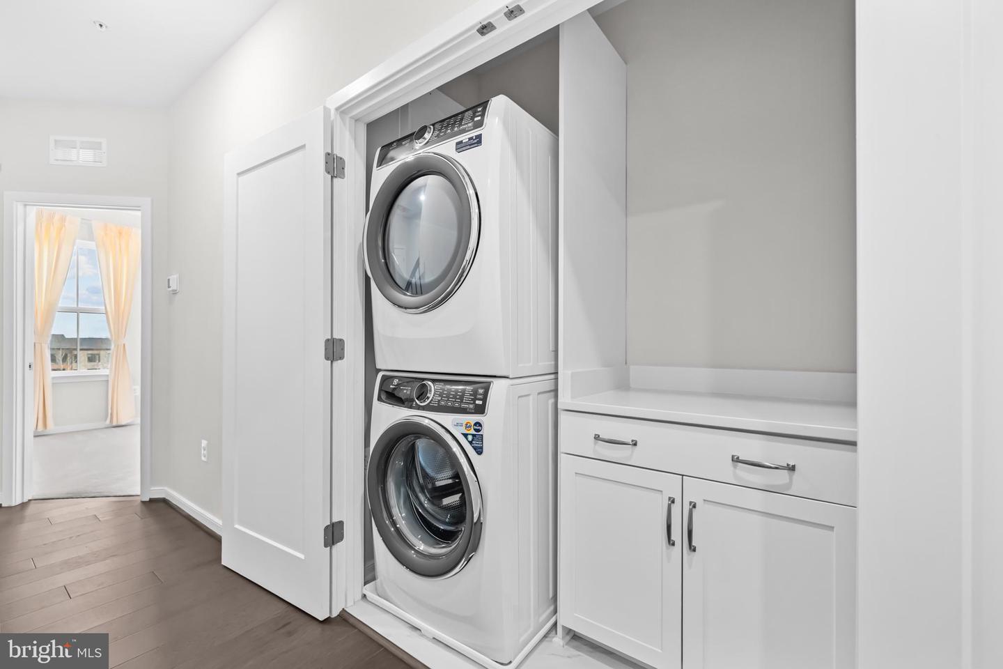 23158 HORSESHOE TRAIL SQUARE, ASHBURN, Virginia 20148, 5 Bedrooms Bedrooms, ,4 BathroomsBathrooms,Residential,For sale,23158 HORSESHOE TRAIL SQUARE,VALO2113754 MLS # VALO2113754