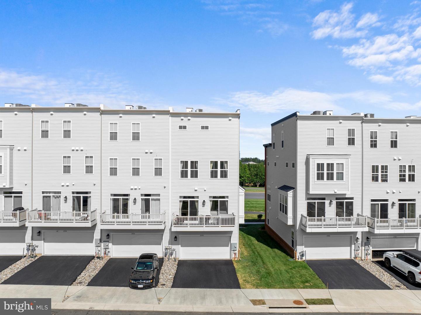 23158 HORSESHOE TRAIL SQUARE, ASHBURN, Virginia 20148, 5 Bedrooms Bedrooms, ,4 BathroomsBathrooms,Residential,For sale,23158 HORSESHOE TRAIL SQUARE,VALO2113754 MLS # VALO2113754