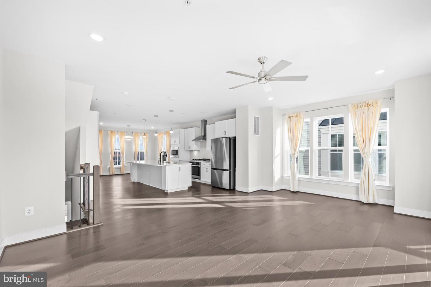 23158 HORSESHOE TRAIL SQUARE, ASHBURN, Virginia 20148, 5 Bedrooms Bedrooms, ,4 BathroomsBathrooms,Residential,For sale,23158 HORSESHOE TRAIL SQUARE,VALO2113754 MLS # VALO2113754