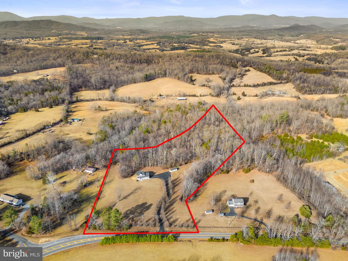 23 RICHMOND RD, CASTLETON, Virginia 22716, 4 Bedrooms Bedrooms, ,2 BathroomsBathrooms,Residential,For sale,23 RICHMOND RD,VARP2002458 MLS # VARP2002458