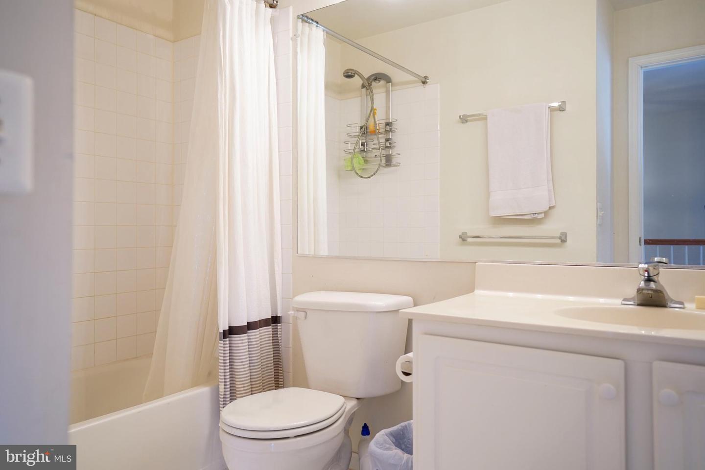 13932 GOTHIC DR, CENTREVILLE, Virginia 20121, 3 Bedrooms Bedrooms, ,3 BathroomsBathrooms,Residential,For sale,13932 GOTHIC DR,VAFX2285240 MLS # VAFX2285240