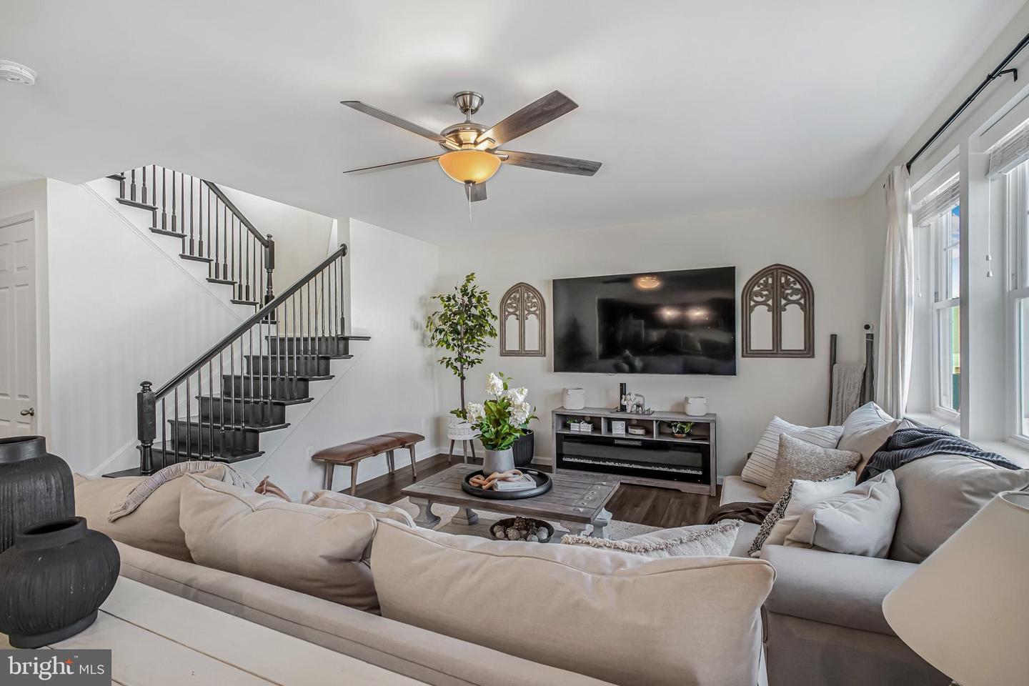 10103 GOVERNORS LN, FREDERICKSBURG, Virginia 22408, 5 Bedrooms Bedrooms, ,3 BathroomsBathrooms,Residential,For sale,10103 GOVERNORS LN,VASP2038562 MLS # VASP2038562