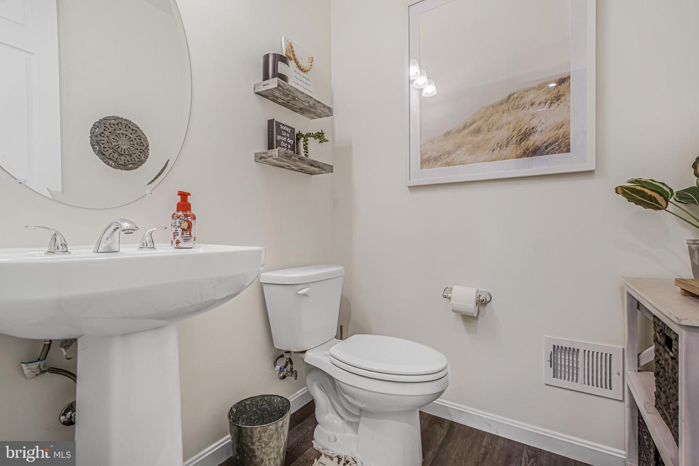 10103 GOVERNORS LN, FREDERICKSBURG, Virginia 22408, 5 Bedrooms Bedrooms, ,3 BathroomsBathrooms,Residential,For sale,10103 GOVERNORS LN,VASP2038562 MLS # VASP2038562