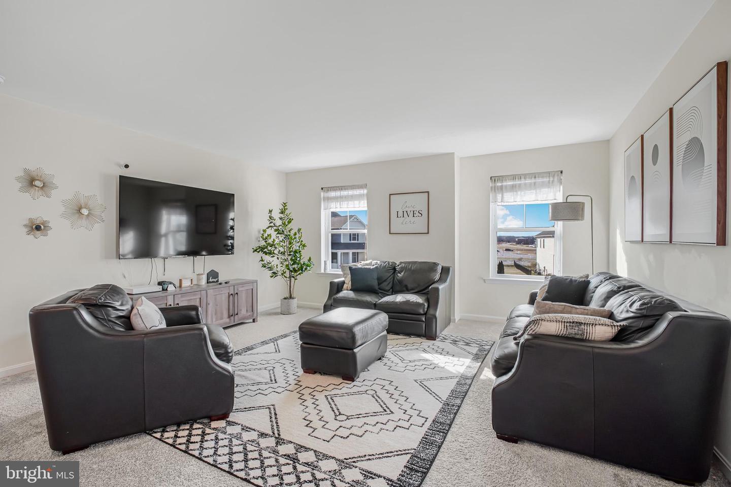 10103 GOVERNORS LN, FREDERICKSBURG, Virginia 22408, 5 Bedrooms Bedrooms, ,3 BathroomsBathrooms,Residential,For sale,10103 GOVERNORS LN,VASP2038562 MLS # VASP2038562