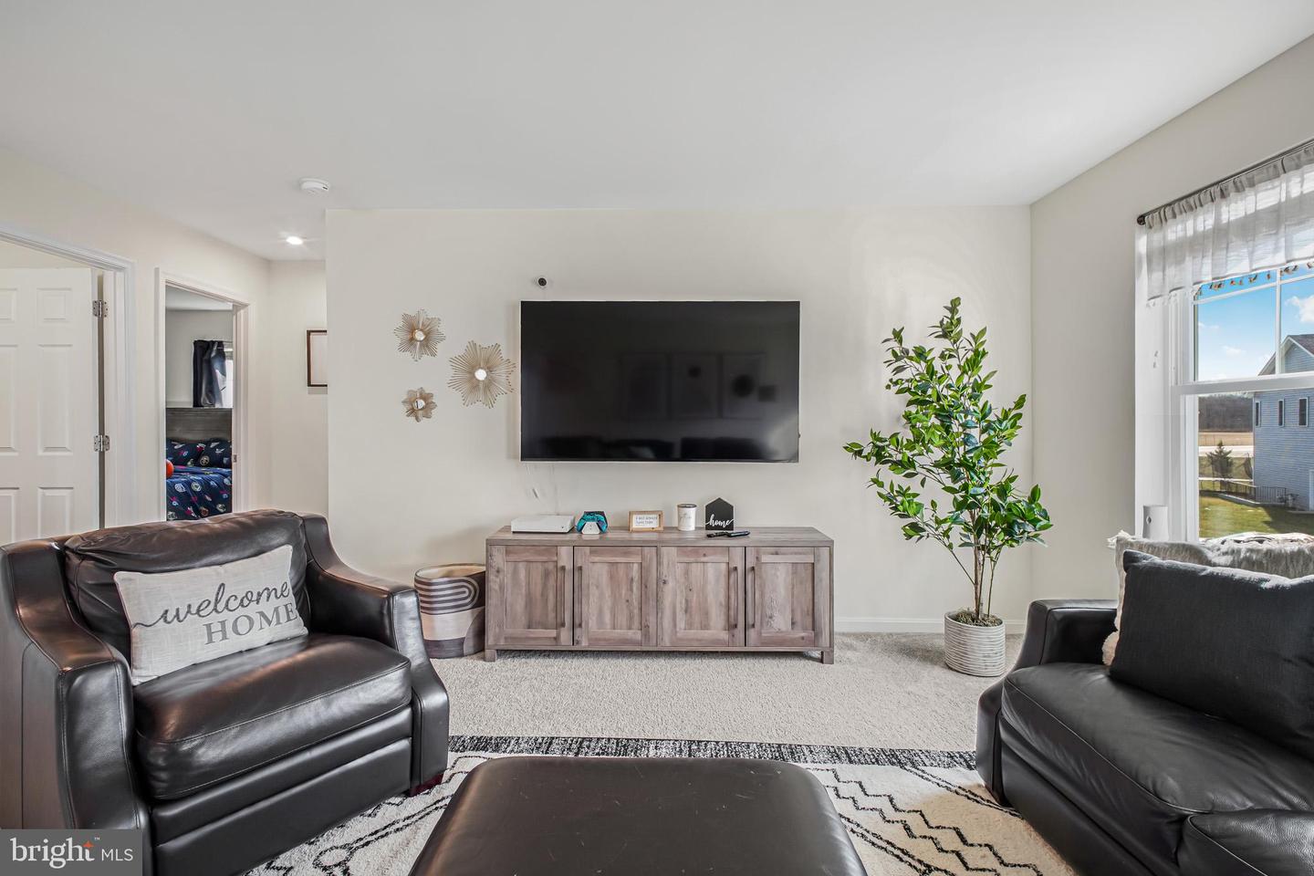 10103 GOVERNORS LN, FREDERICKSBURG, Virginia 22408, 5 Bedrooms Bedrooms, ,3 BathroomsBathrooms,Residential,For sale,10103 GOVERNORS LN,VASP2038562 MLS # VASP2038562