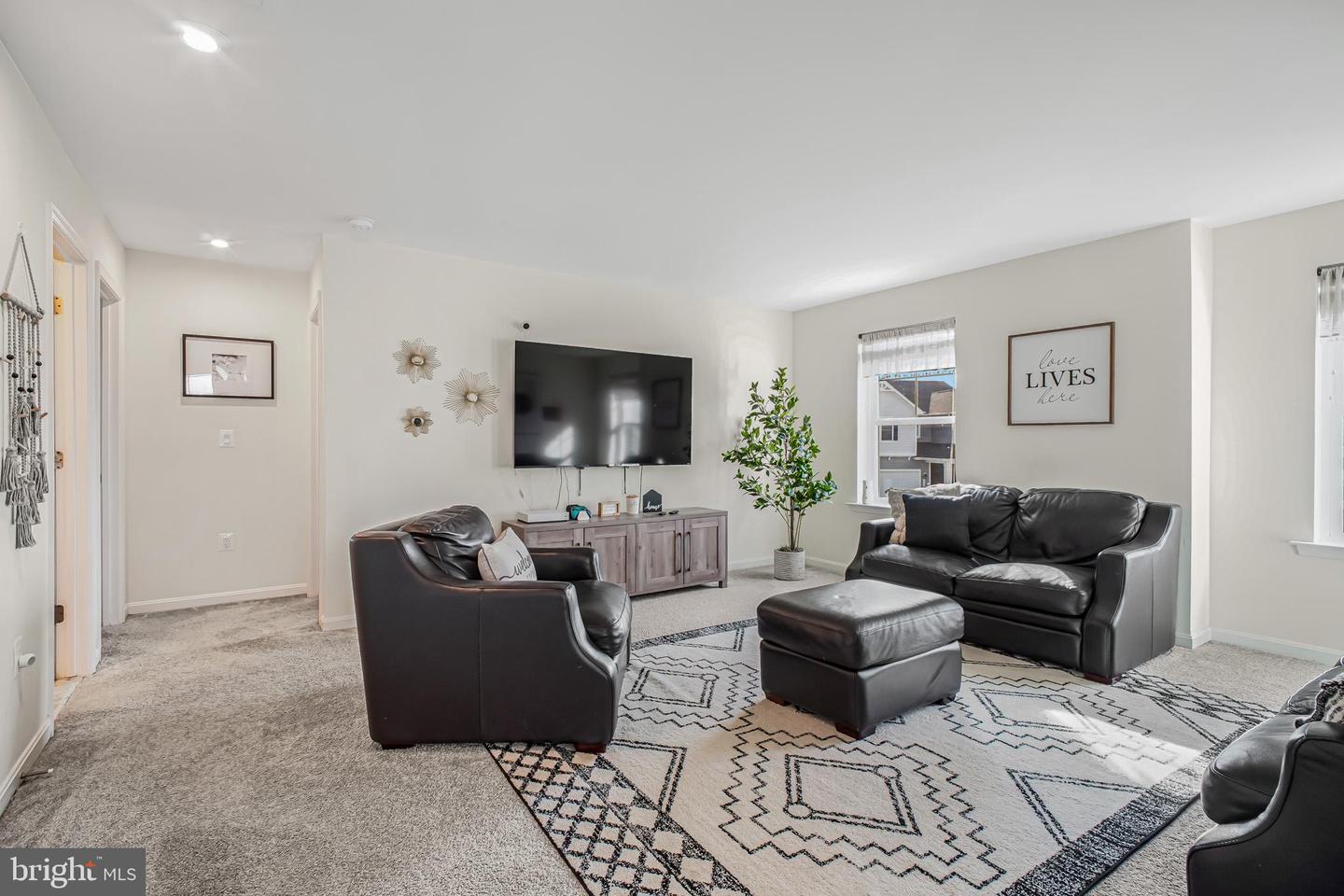 10103 GOVERNORS LN, FREDERICKSBURG, Virginia 22408, 5 Bedrooms Bedrooms, ,3 BathroomsBathrooms,Residential,For sale,10103 GOVERNORS LN,VASP2038562 MLS # VASP2038562