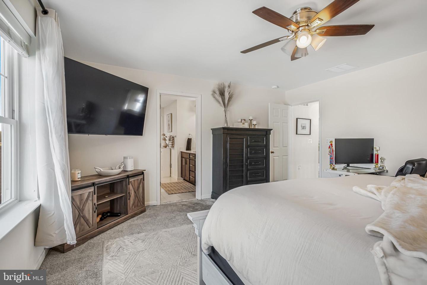 10103 GOVERNORS LN, FREDERICKSBURG, Virginia 22408, 5 Bedrooms Bedrooms, ,3 BathroomsBathrooms,Residential,For sale,10103 GOVERNORS LN,VASP2038562 MLS # VASP2038562