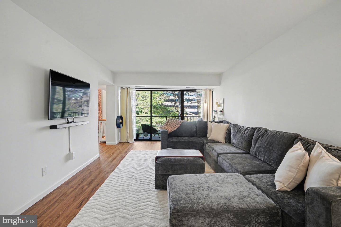 2073 ROYAL FERN CT #34/21B, RESTON, Virginia 20191, 2 Bedrooms Bedrooms, ,1 BathroomBathrooms,Residential,For sale,2073 ROYAL FERN CT #34/21B,VAFX2285308 MLS # VAFX2285308