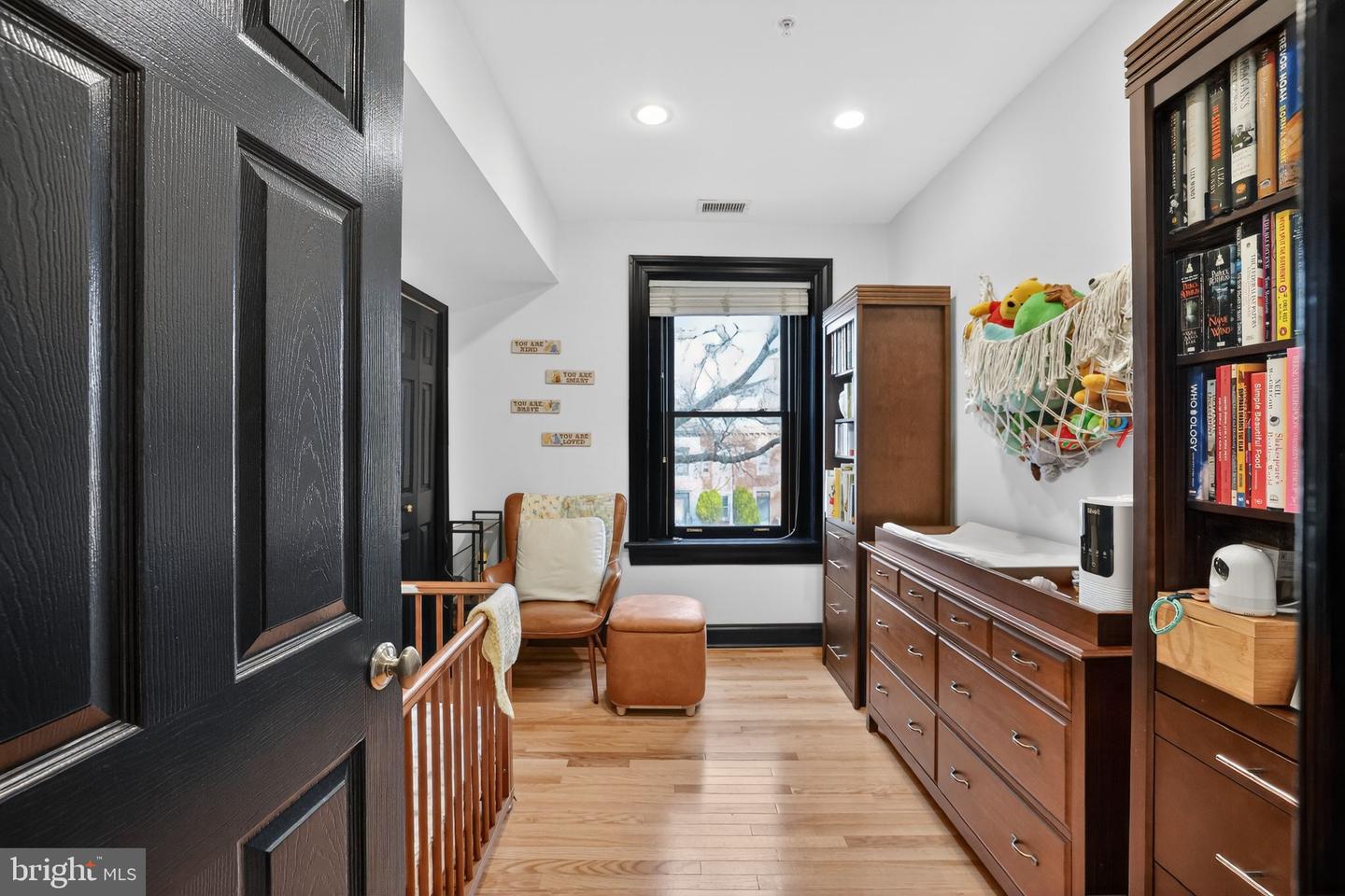 150 RHODE ISLAND AVE NW #303, WASHINGTON, District Of Columbia 20001, 2 Bedrooms Bedrooms, ,2 BathroomsBathrooms,Residential,For sale,150 RHODE ISLAND AVE NW #303,DCDC2240974 MLS # DCDC2240974