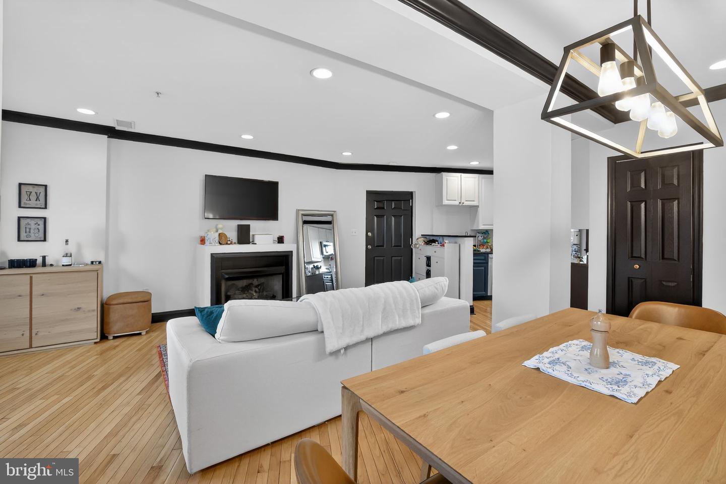 150 RHODE ISLAND AVE NW #303, WASHINGTON, District Of Columbia 20001, 2 Bedrooms Bedrooms, ,2 BathroomsBathrooms,Residential,For sale,150 RHODE ISLAND AVE NW #303,DCDC2240974 MLS # DCDC2240974