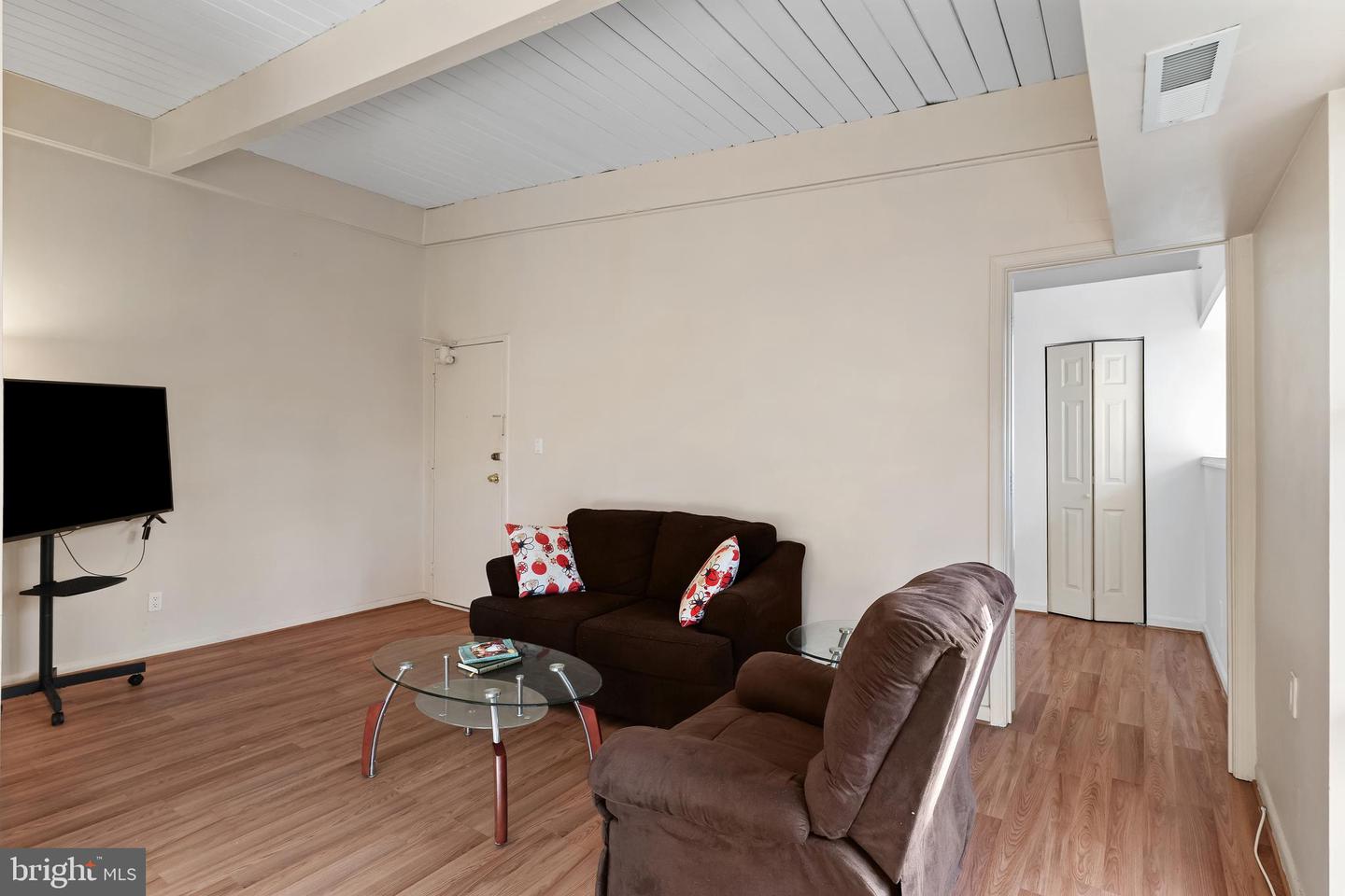 4221 AMERICANA DR #203, ANNANDALE, Virginia 22003, 2 Bedrooms Bedrooms, ,1 BathroomBathrooms,Residential,For sale,4221 AMERICANA DR #203,VAFX2285354 MLS # VAFX2285354 4221 AMERICANA DR #203, ANNANDALE, Virginia 22003, 2 Bedrooms Bedrooms, ,1 BathroomBathrooms,Residential,For sale,4221 AMERICANA DR #203,VAFX2285354 MLS # VAFX2285354