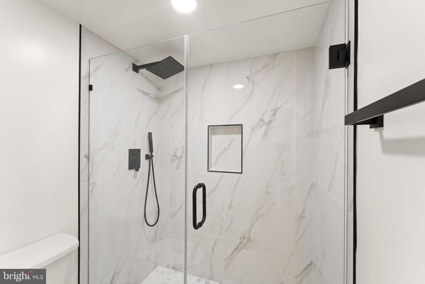 125-L CLUBHOUSE DR SW #L-9, LEESBURG, Virginia 20175, 2 Bedrooms Bedrooms, ,1 BathroomBathrooms,Residential,For sale,125-L CLUBHOUSE DR SW #L-9,VALO2113820 MLS # VALO2113820