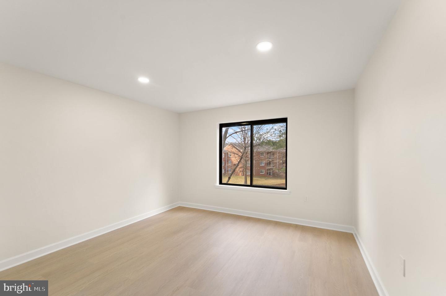 125-L CLUBHOUSE DR SW #L-9, LEESBURG, Virginia 20175, 2 Bedrooms Bedrooms, ,1 BathroomBathrooms,Residential,For sale,125-L CLUBHOUSE DR SW #L-9,VALO2113820 MLS # VALO2113820