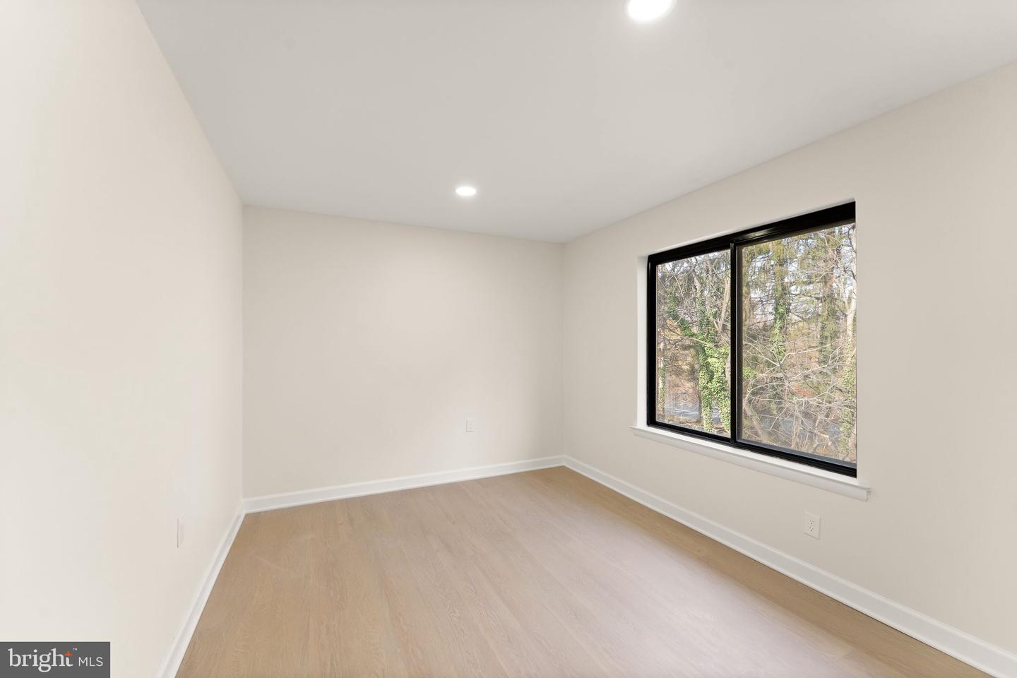 125-L CLUBHOUSE DR SW #L-9, LEESBURG, Virginia 20175, 2 Bedrooms Bedrooms, ,1 BathroomBathrooms,Residential,For sale,125-L CLUBHOUSE DR SW #L-9,VALO2113820 MLS # VALO2113820